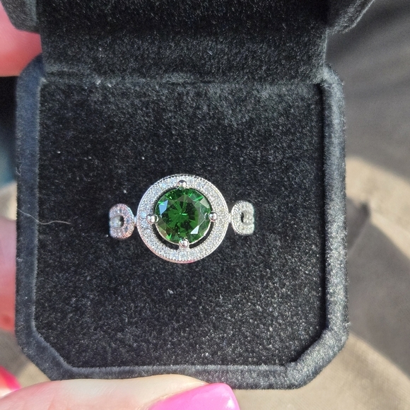 S925 Silver Ring with Green Gemstone Women's Size 6 - Picture 8 of 8
